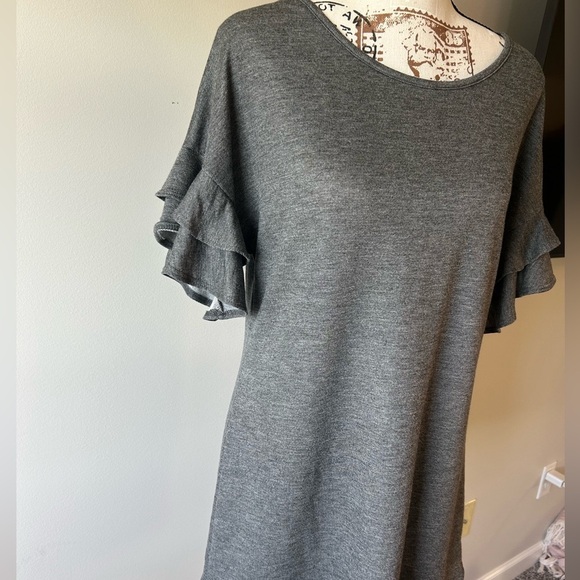 5/$25 Agnes & Dora buttery soft rayon blend top size small - Picture 3 of 7